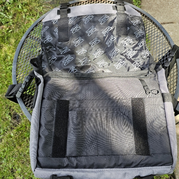 Alpha Outpost Small Messenger Bag - Picture 3 of 5